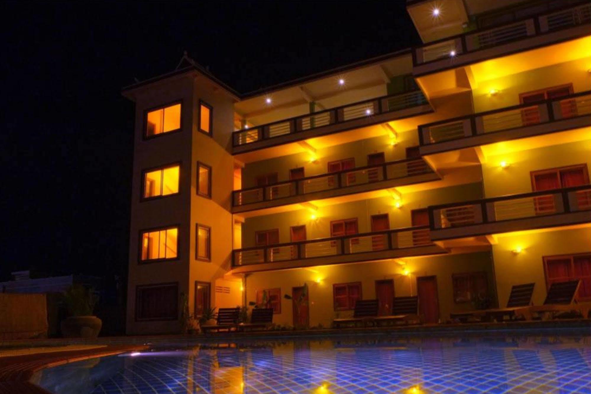 The Moon Kampot Boutique Exterior foto
